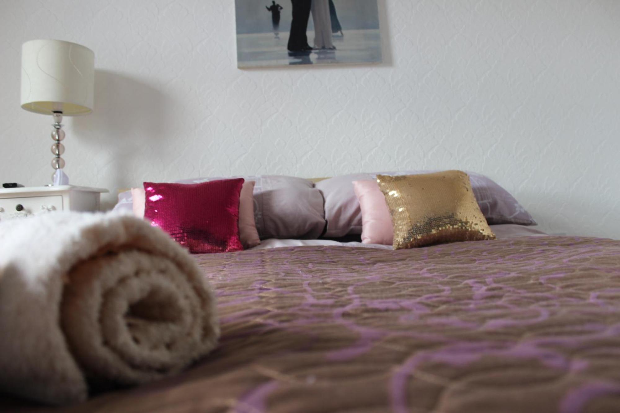 Mother-In-Law Guest House Hotel Leeds Leeds  Eksteriør bilde