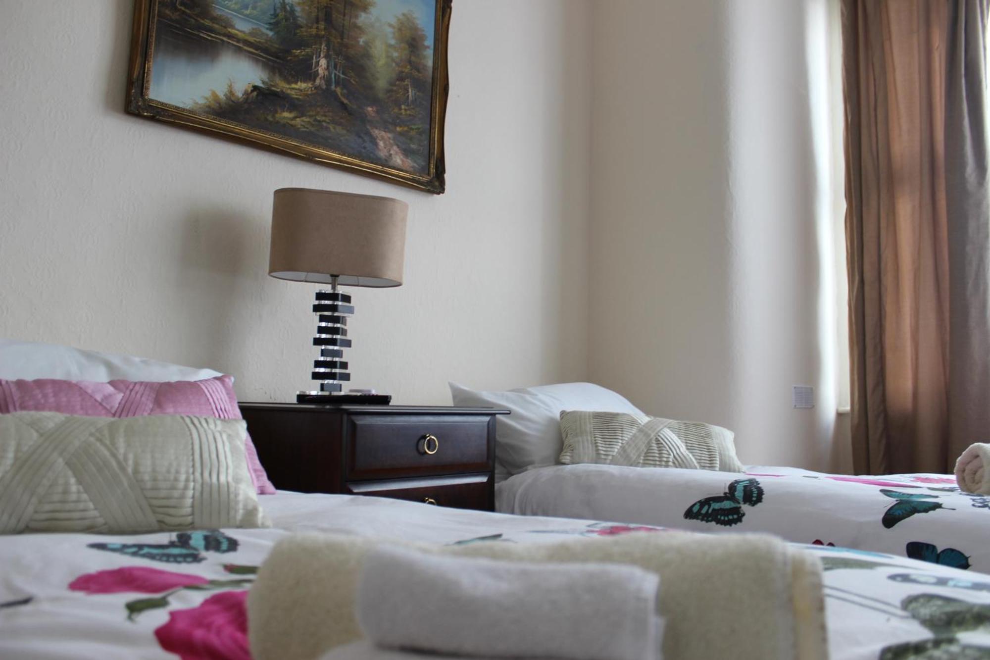 Mother-In-Law Guest House Hotel Leeds Leeds  Eksteriør bilde