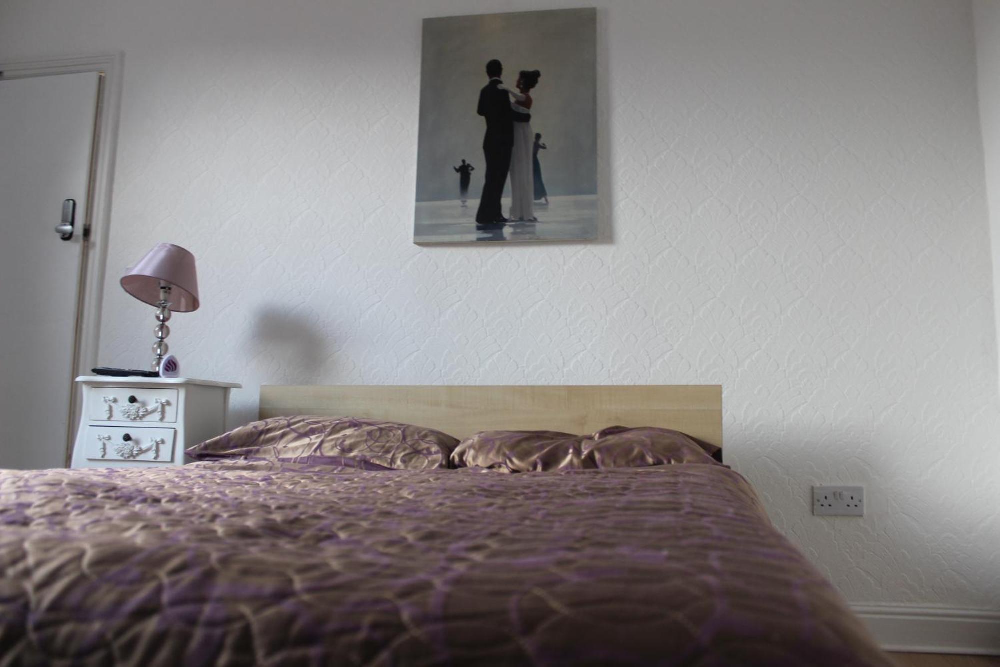 Mother-In-Law Guest House Hotel Leeds Leeds  Eksteriør bilde