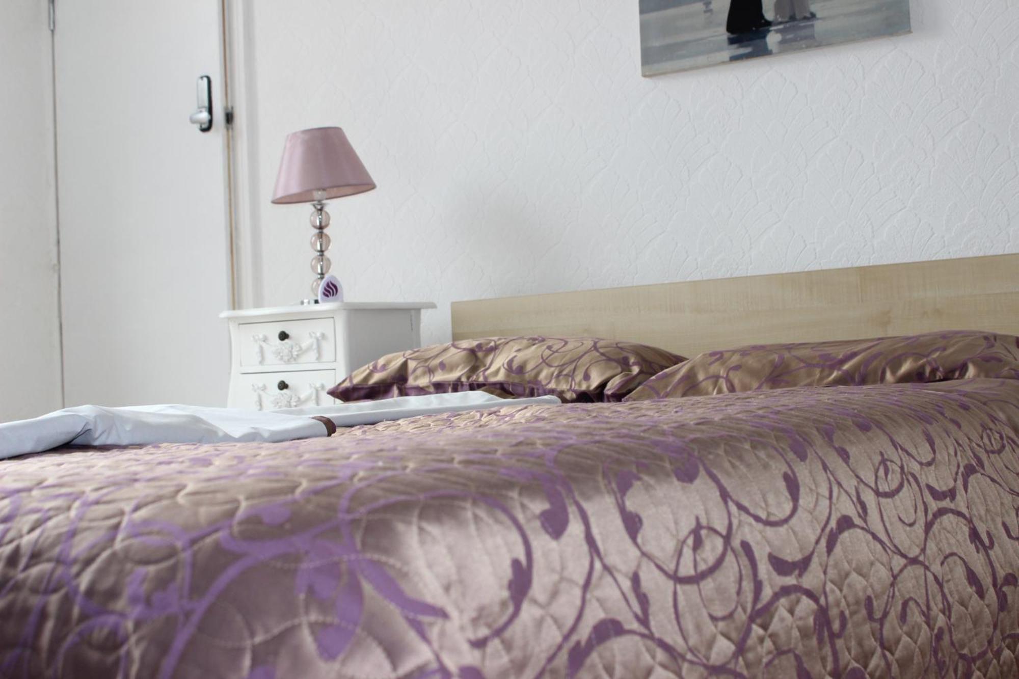 Mother-In-Law Guest House Hotel Leeds Leeds  Eksteriør bilde