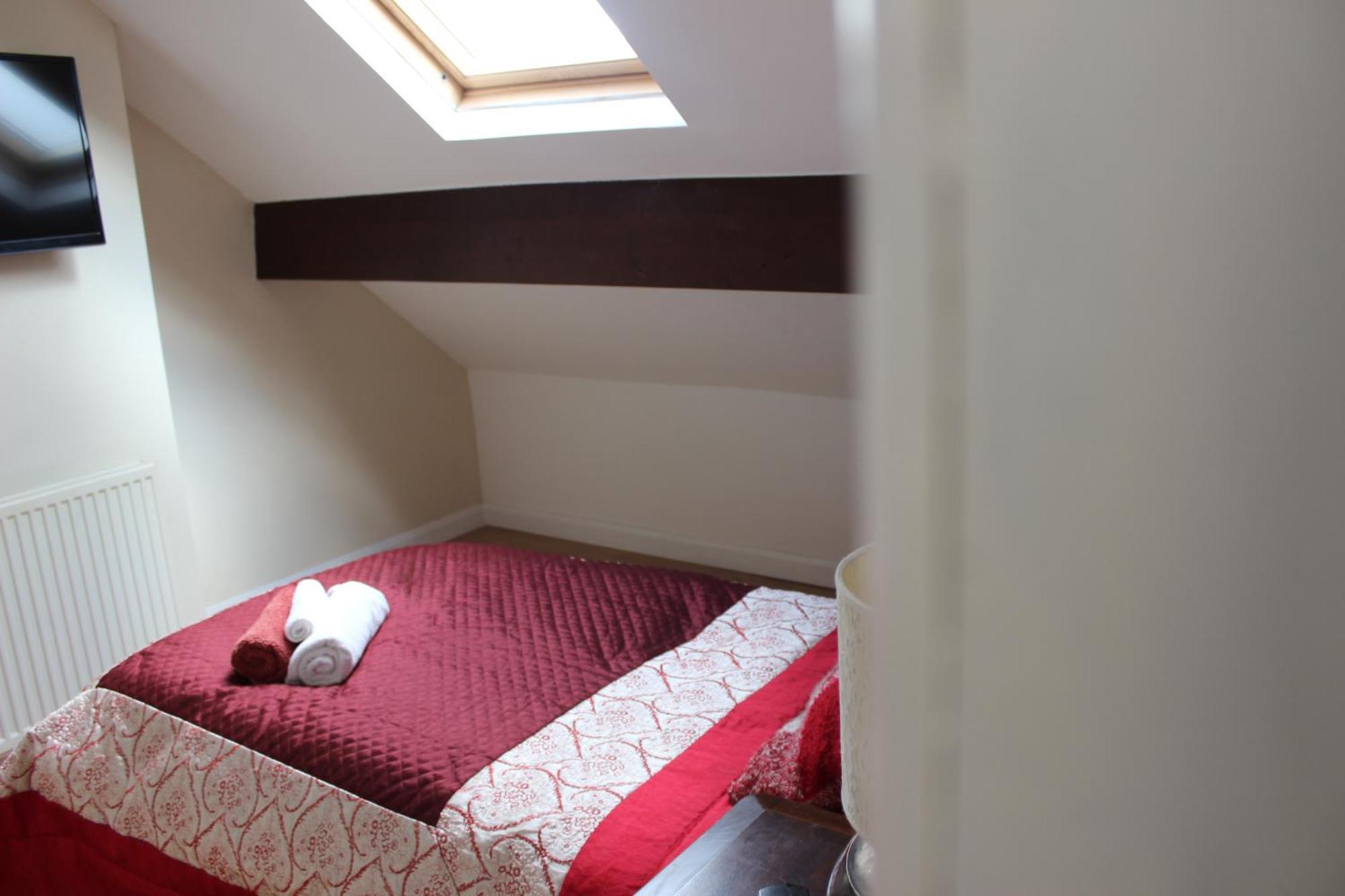 Mother-In-Law Guest House Hotel Leeds Leeds  Eksteriør bilde
