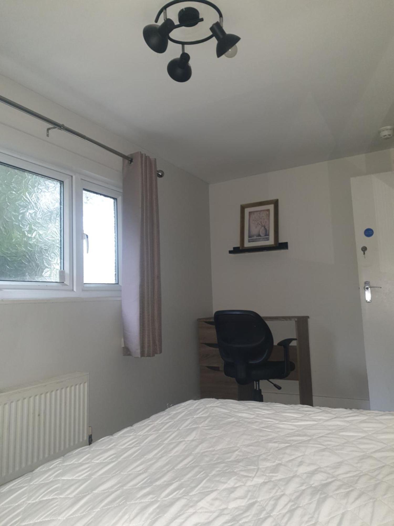 Mother-In-Law Guest House Hotel Leeds Leeds  Eksteriør bilde