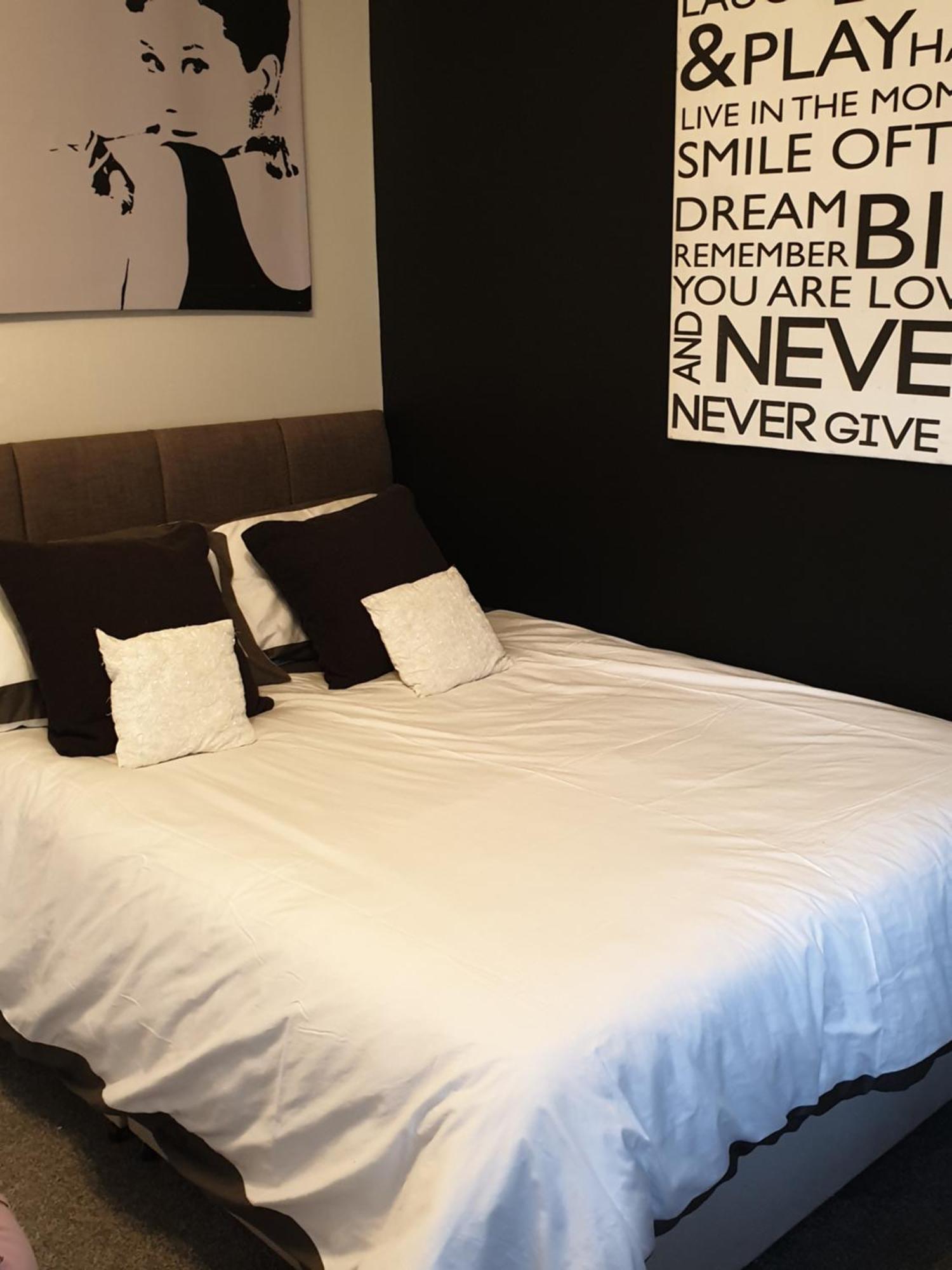 Mother-In-Law Guest House Hotel Leeds Leeds  Eksteriør bilde